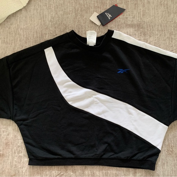 Reebok Crop Sweatshirt Women’s XL, Athletic Casual Comfort Gym School New - Picture 3 of 3